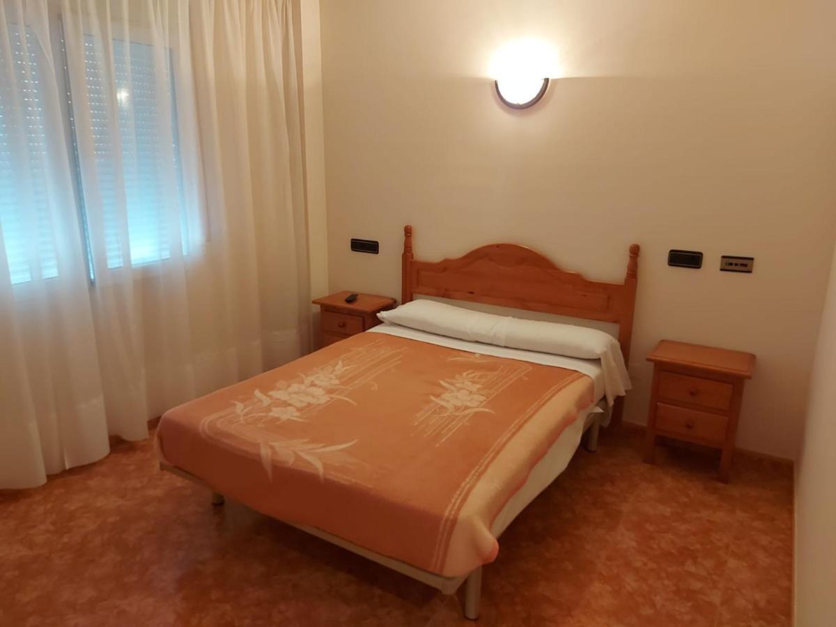 Hostal Linares Villanueva de Argaño Zewnętrze zdjęcie