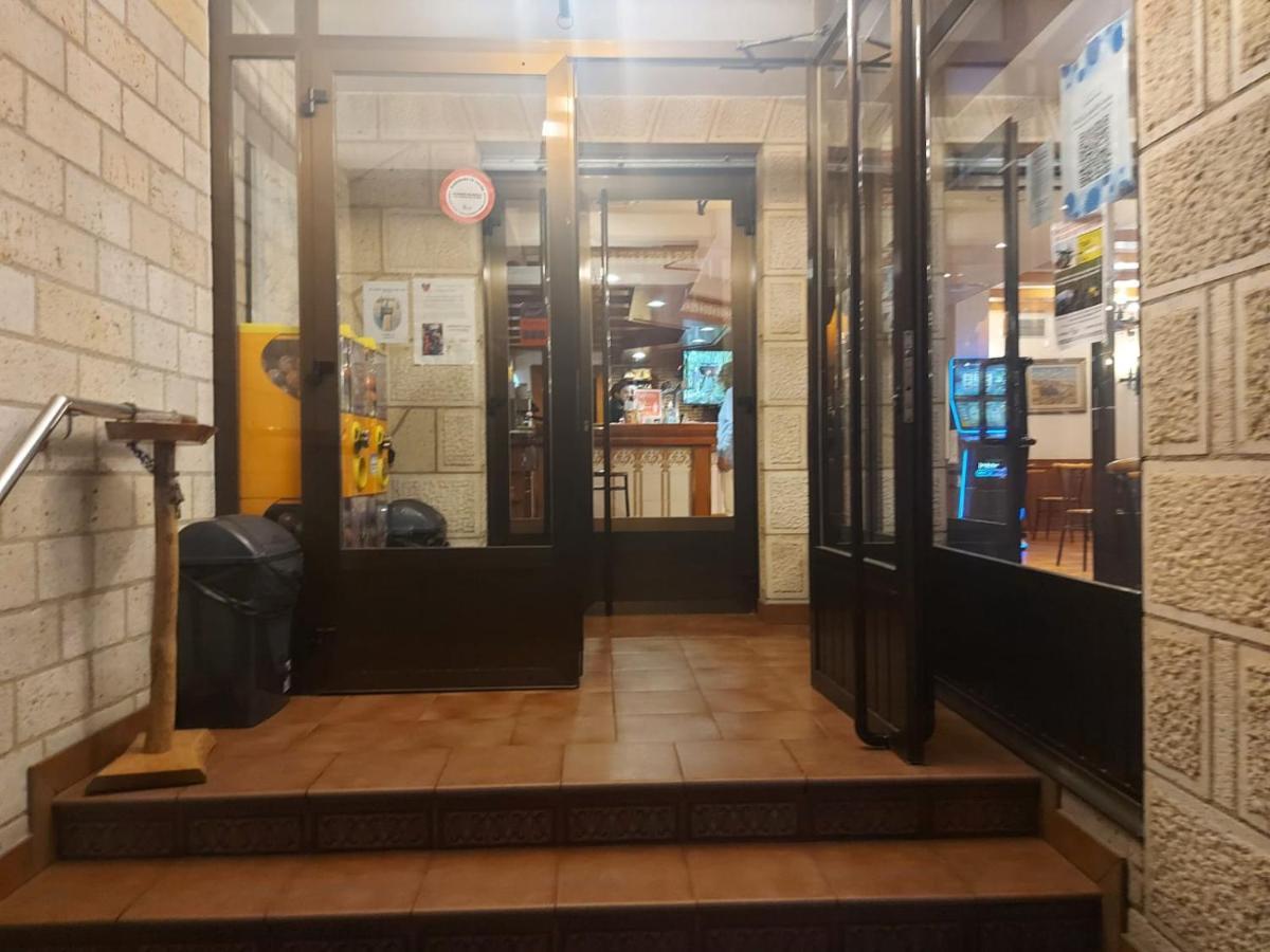 Hostal Linares Villanueva de Argaño Zewnętrze zdjęcie